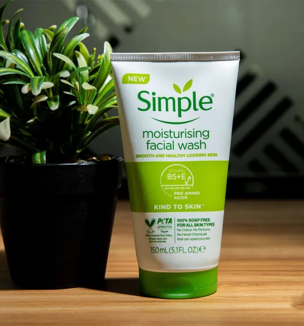 Simple Kind to Skin Moisturising Facial Wash - 150ml